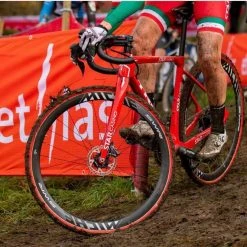 Brands Challenge Limus TE Tubular Cyclocross Tyre 700c X 33c (Red Wall Ltd Edition)